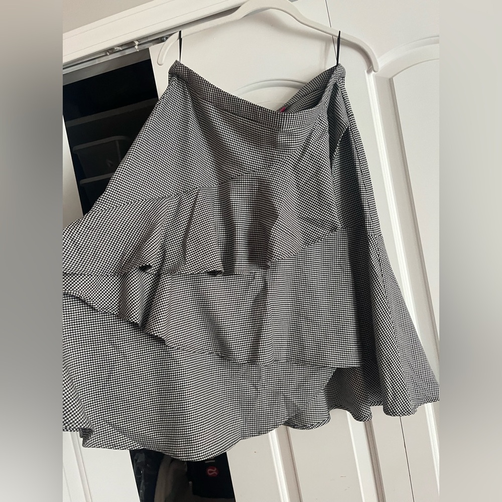NWT houndstooth skirt
